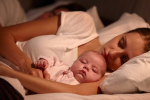 Spoločné spanie s dieťaťom – áno alebo nie?
