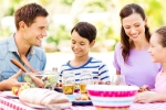 Spoločné rodinné večere – 5 dôvodov, prečo by nemali upadnúť do zabudnutia