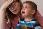 5 spôsobov, ako upokojiť nahnevané dieťa, ktoré sú účinnejšie ako time-out