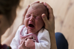 Plač novorodenca a dojčiatka nie je manipulácia! Je to vyjadrenie akútnej potreby