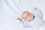 Prečo majú bábätká ľahký spánok?
