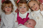 Zo života mamy: Aké je to vychovávať štyri dcéry narodené rok po roku?