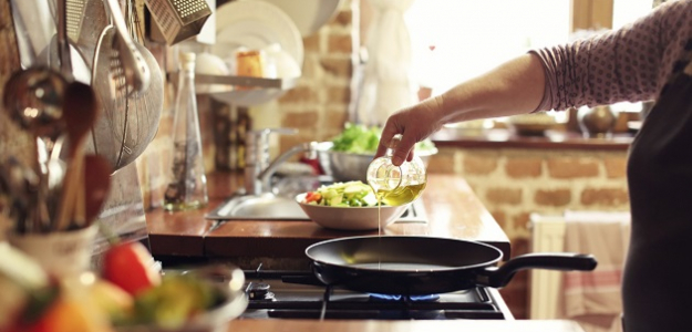 Je pečenie na olivovom oleji naozaj ŠKODLIVÉ?