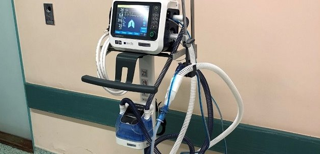 Nadácia Allianz darovala nemocnici prvý prístroj na boj s koronavírusom