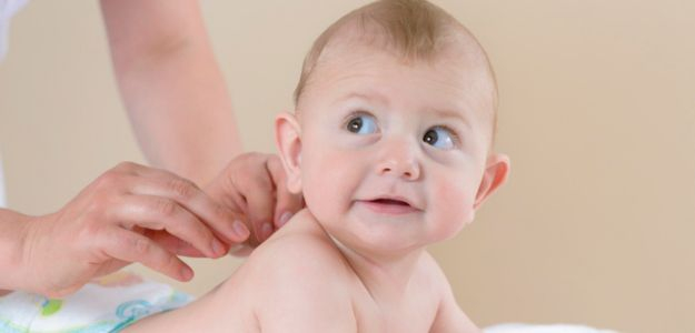 Pediatrička radí: Je nutné natierať pokožku dieťaťa po kúpaní?