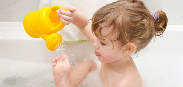 Pediatrička radí: Môžem kúpať dieťa počas choroby?