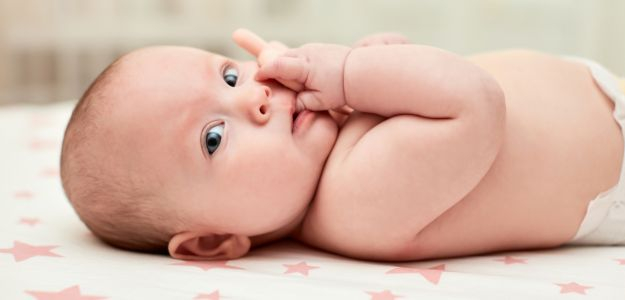Trápi vaše bábätko SOOR? Domáca liečba bieleho povlaku v ústočkách