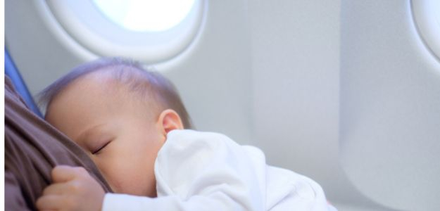 Pediatrička radí: Cestovanie lietadlom s bábätkom