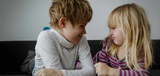 Psychologička zdôrazňuje: Fyzickému násiliu medzi súrodencami treba povedať NIE