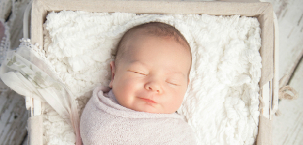 10 tipov na dobrý spánok bábätka v horúcom počasí