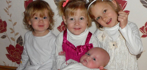 Zo života mamy: Aké je to vychovávať štyri dcéry narodené rok po roku?