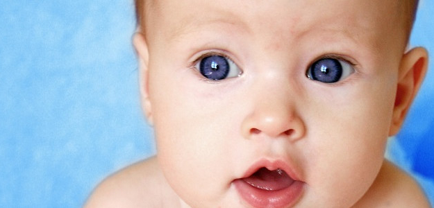 DEDIČNOSŤ farby očí: Prečo majú takmer všetci novorodenci modré oči?