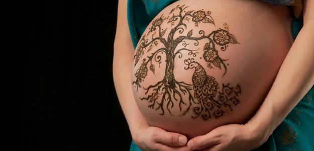 tehuľka, tetovanie, tehotenstvo, piercing, riziko