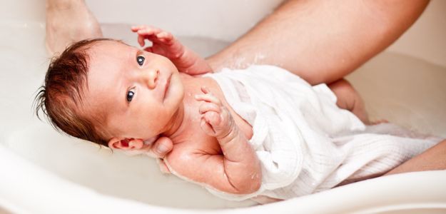 Novorodenecké mazivo má dôležitú ochrannú funkciu: Na tele novorodenca by malo zostať aspoň 24 hodín