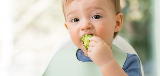 Pediatrička odporúča: Kedy je čas na príkrmy z hľadiska zrelosti vášho bábätka?