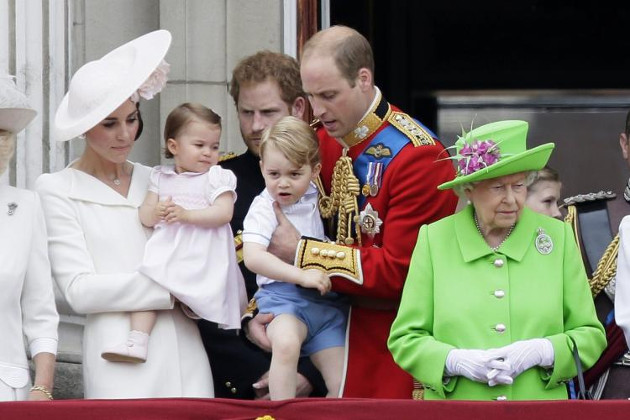 britská kráľlovská rodina, princ William, kráľovná Alžbeta, George, Charlotte, Kate