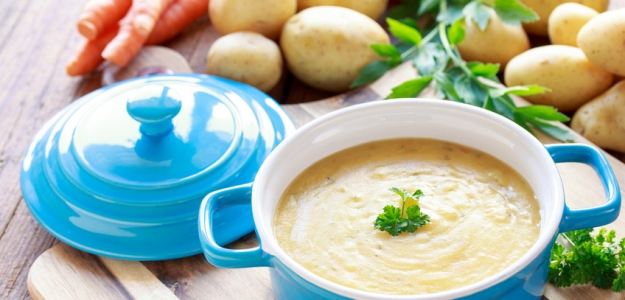 Mliečna zemiaková polievka s fazuľkou																																